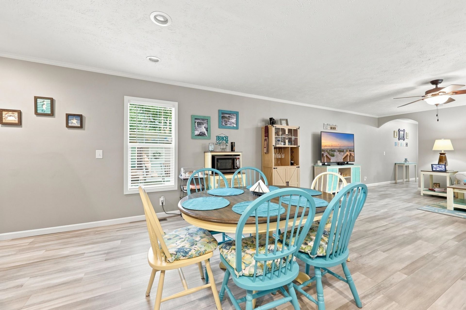 4604 Albatross St. Photo 9