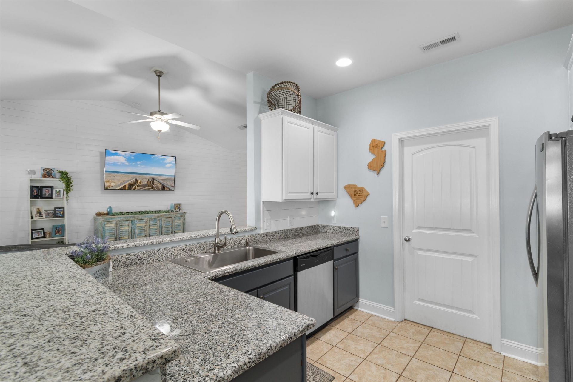 344 Clearwater Dr. Photo 7