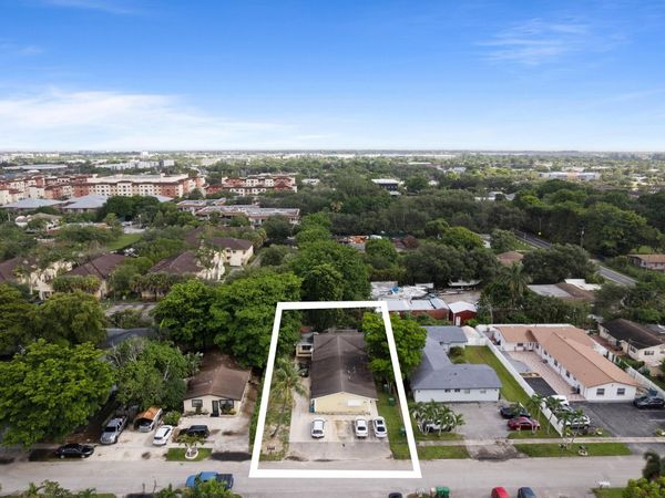 6125 SW 48th Court, Unit 3, Davie, FL 33314