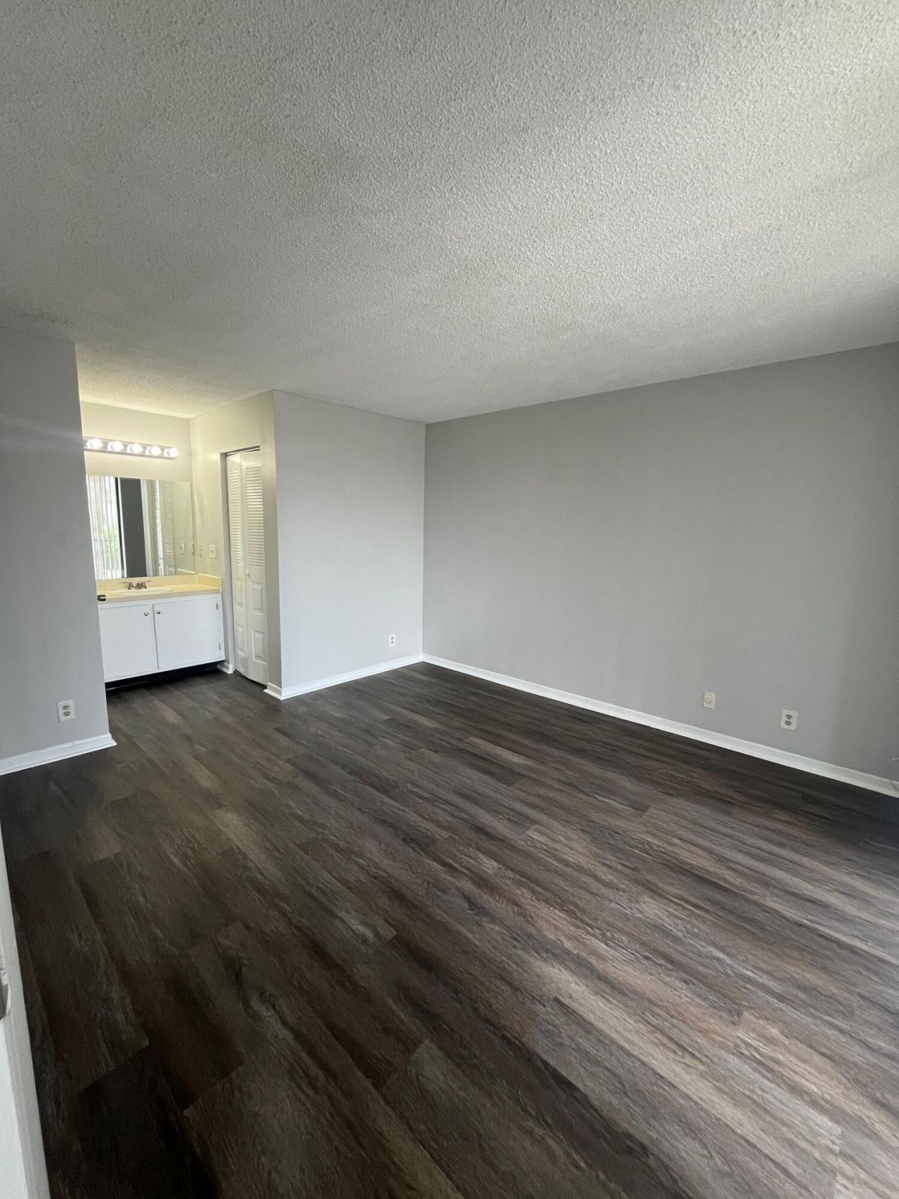 728 Executive Center Drive, Unit 21, West Palm Beach, FL 33401 Photo