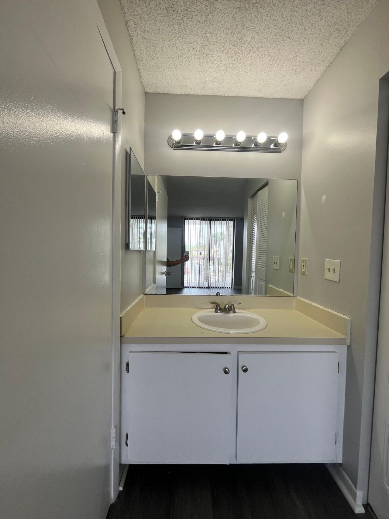 728 Executive Center Drive, Unit 21, West Palm Beach, FL 33401 Photo