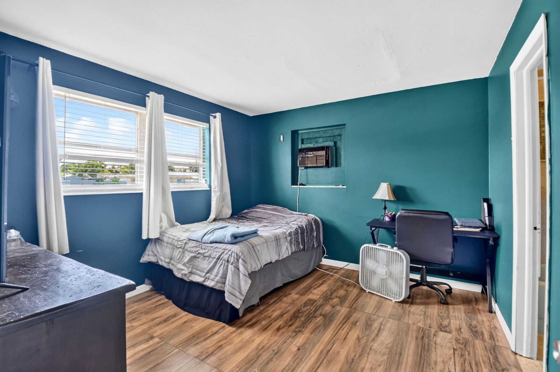 1572 Woodland Avenue, West Palm Beach, FL 33415 Photo