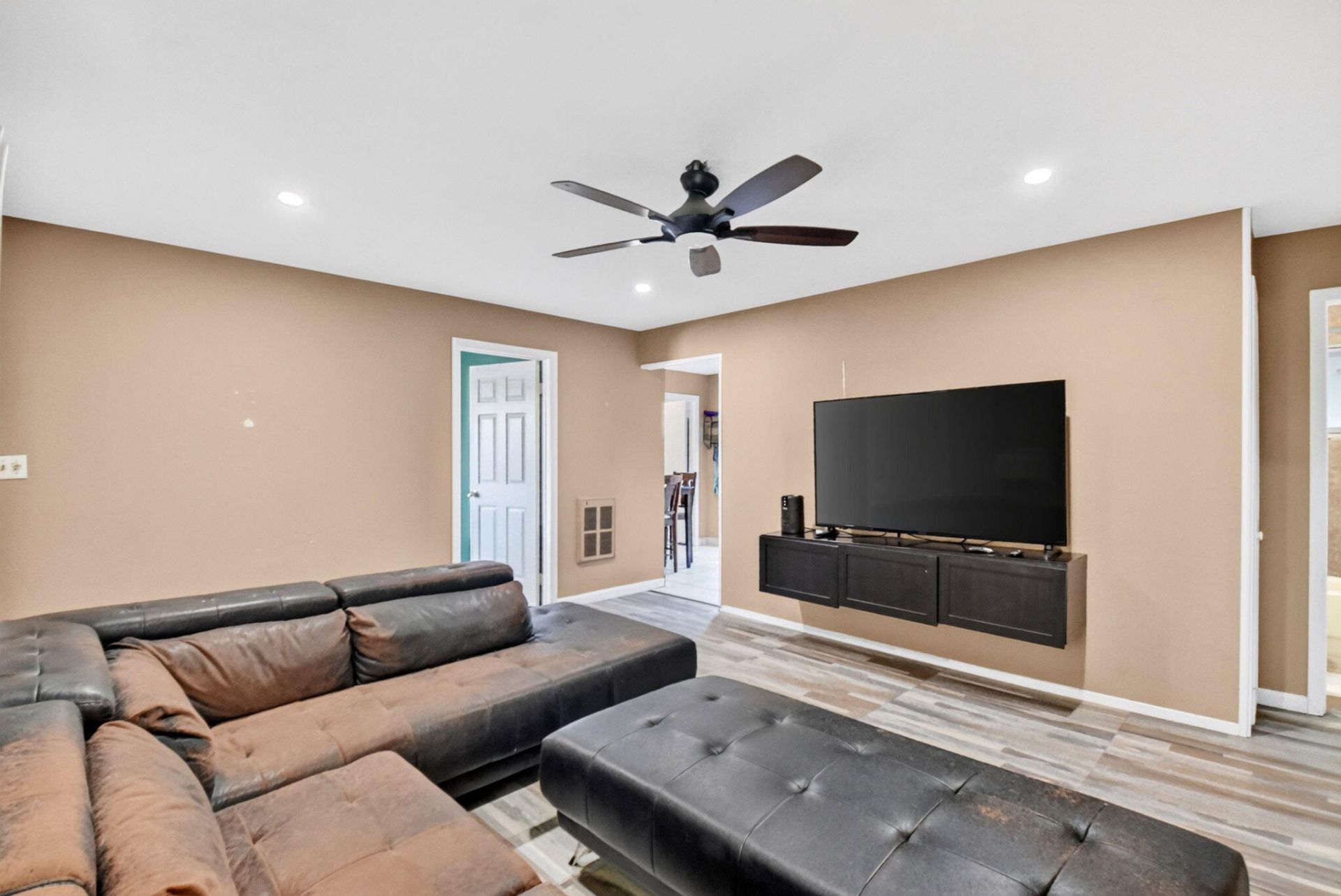 1572 Woodland Avenue, West Palm Beach, FL 33415 Photo