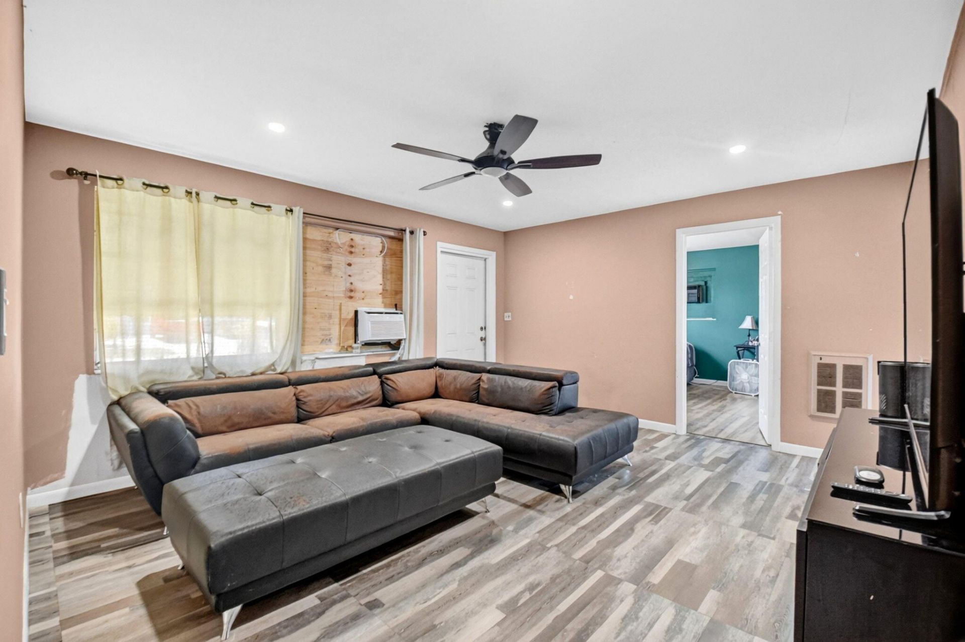 1572 Woodland Avenue, West Palm Beach, FL 33415 Photo
