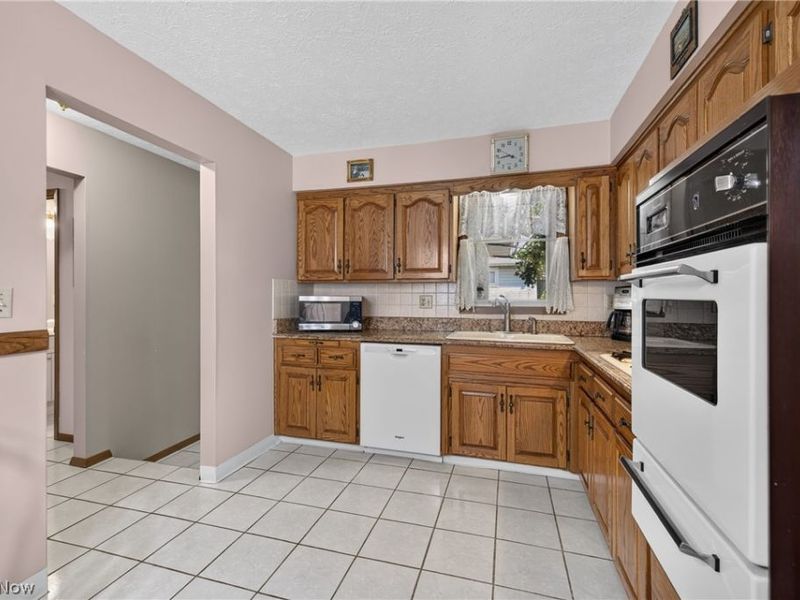 34260 Glen Drive, Eastlake, OH 44095 Photo 12