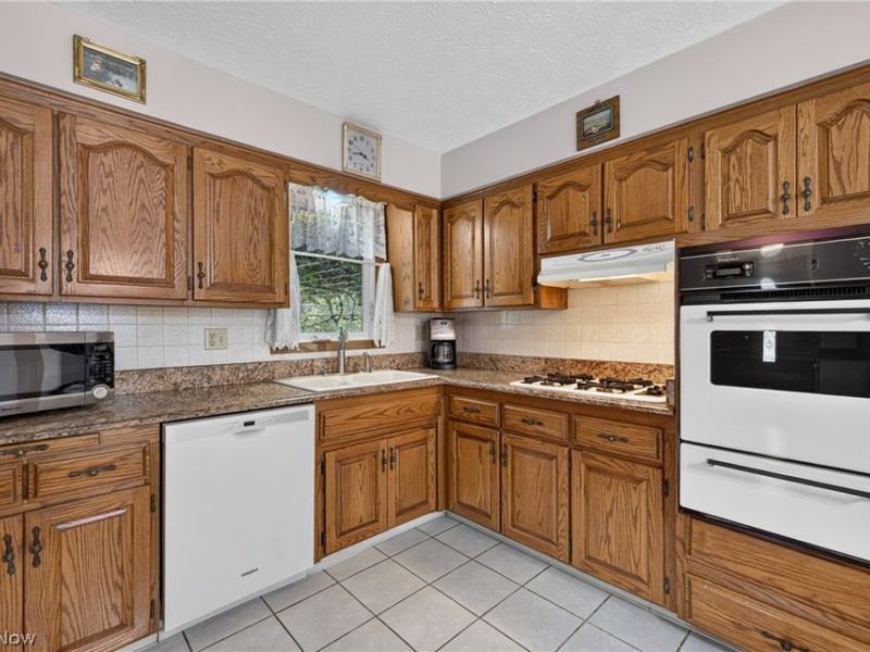 34260 Glen Drive, Eastlake, OH 44095 Photo 16