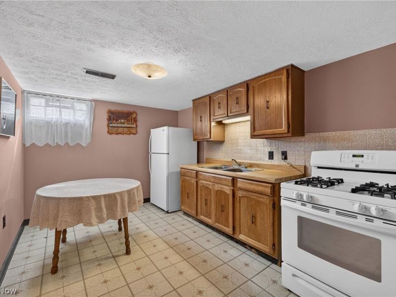 34260 Glen Drive, Eastlake, OH 44095 Photo 36