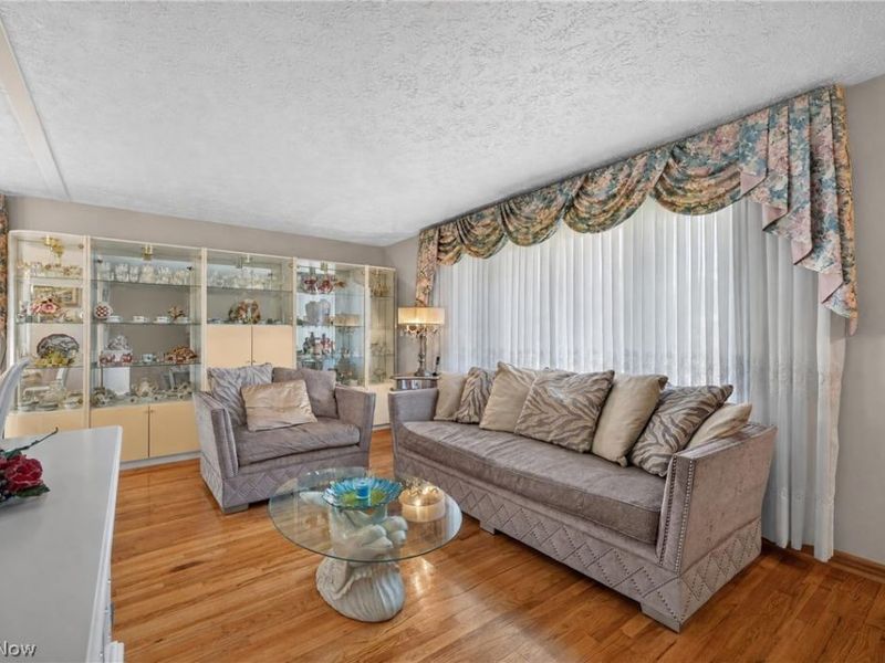 34260 Glen Drive, Eastlake, OH 44095 Photo 6