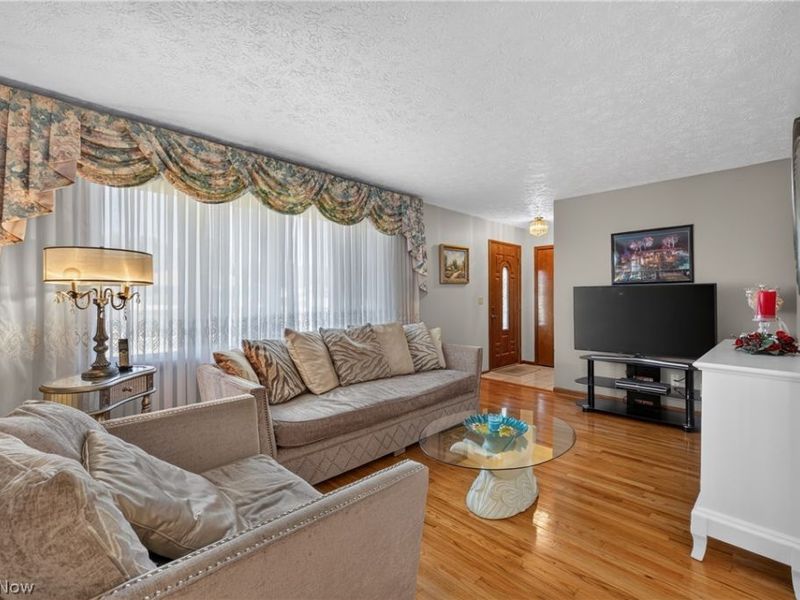 34260 Glen Drive, Eastlake, OH 44095 Photo 7
