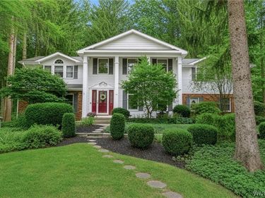 105 Tanglewood Drive W, Orchard Park, NY 14127