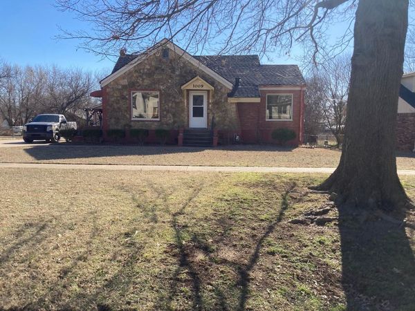 1009 Delaware , Vinita, OK 74301