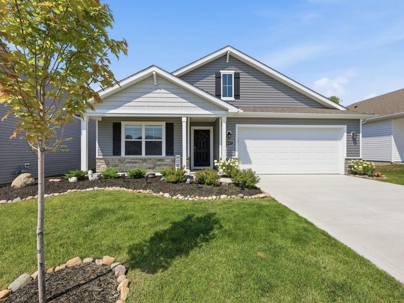 1017 Sherwood Loop, Bellefontaine, OH 43311 Photo 1