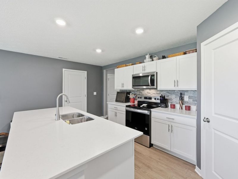 1017 Sherwood Loop, Bellefontaine, OH 43311 Photo 10