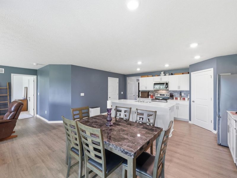 1017 Sherwood Loop, Bellefontaine, OH 43311 Photo 12