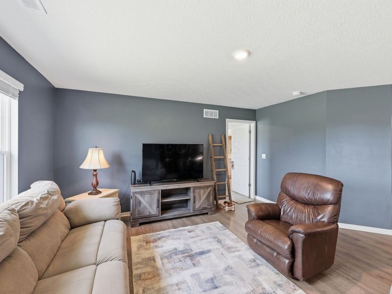 1017 Sherwood Loop, Bellefontaine, OH 43311 Photo 8