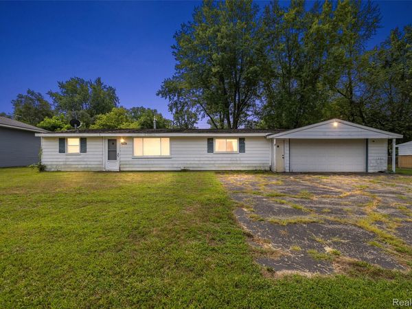 1790 Scheifle Road, Walled Lake, Mi 48390
