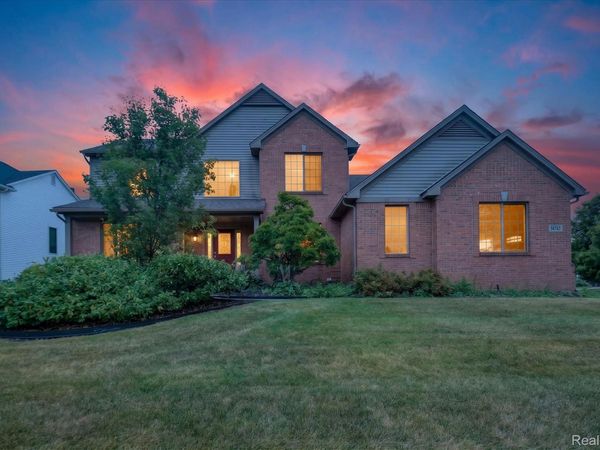 58767 Hunters Court , South Lyon, Mi 48178