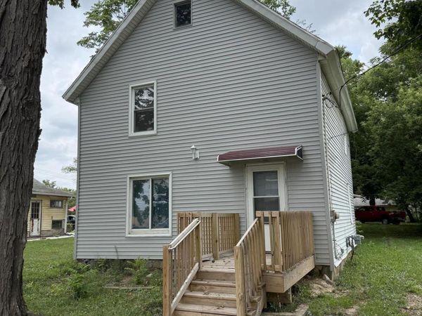 1054 N Cedar Street, Lansing, MI 48906