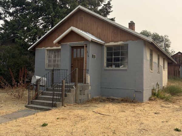 2618 N CRESTLINE St, Spokane, WA 99208