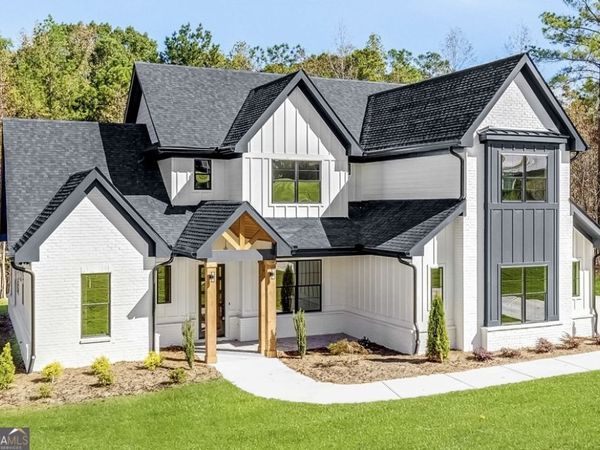 121 Forest Berry Court, Newnan, GA 30265