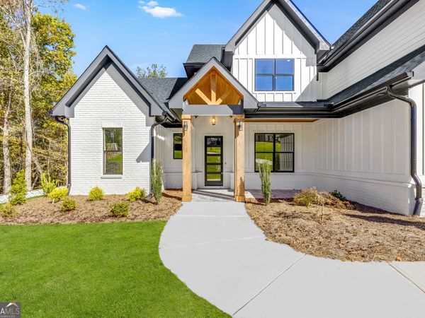 121 Forest Berry Court, Newnan, GA 30265