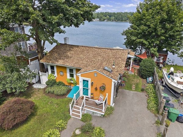 62 Alvern Rd, Pembroke, MA 02359