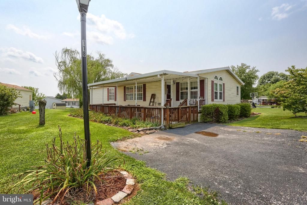 118 HONEY LOCUST CIRCLE, DOVER, PA 17315