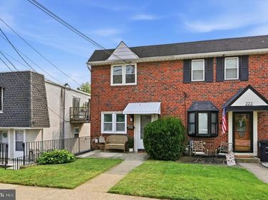 221 W 3RD AVENUE, CONSHOHOCKEN, PA 19428