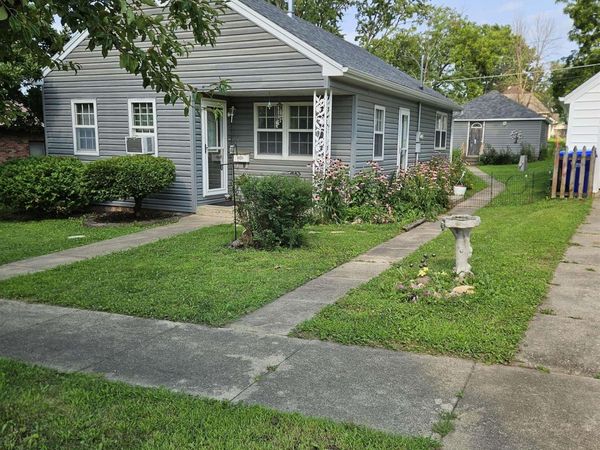 15 5th Ave NE , Oelwein, IA 50662