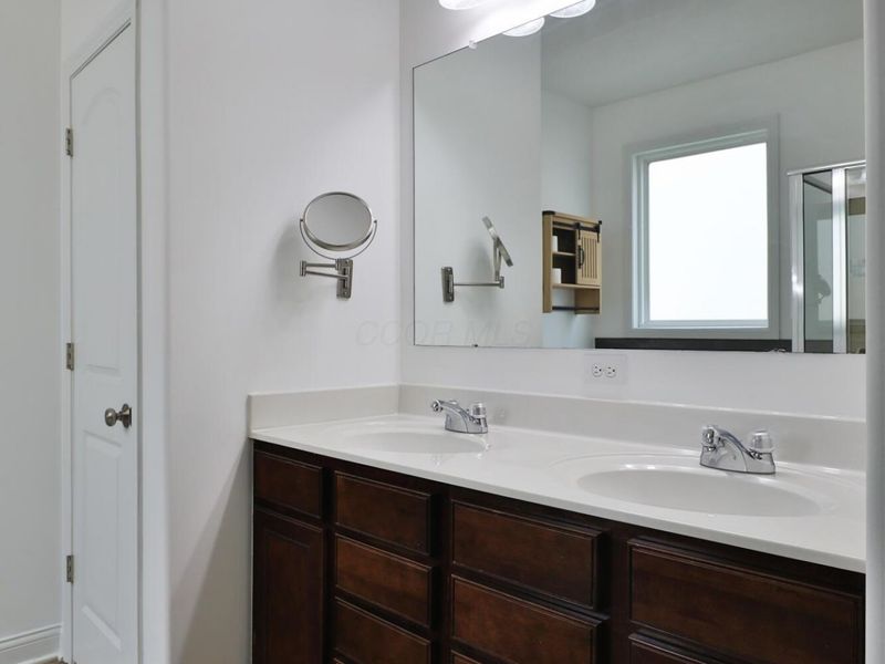 319 Kastlekove Drive , Lewis Center, OH 43035 Photo 22