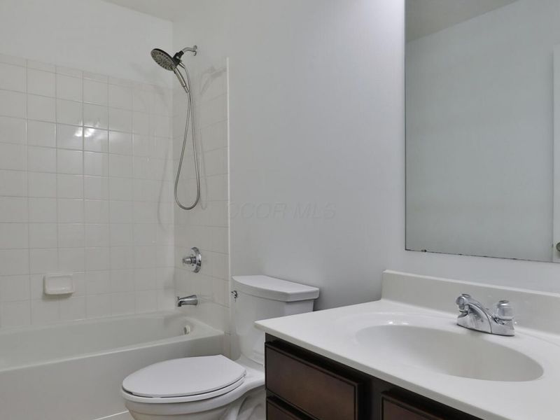 319 Kastlekove Drive , Lewis Center, OH 43035 Photo 33