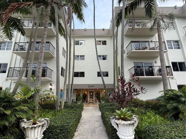 2640 NE 135th St , Unit 202, North Miami, FL 33181