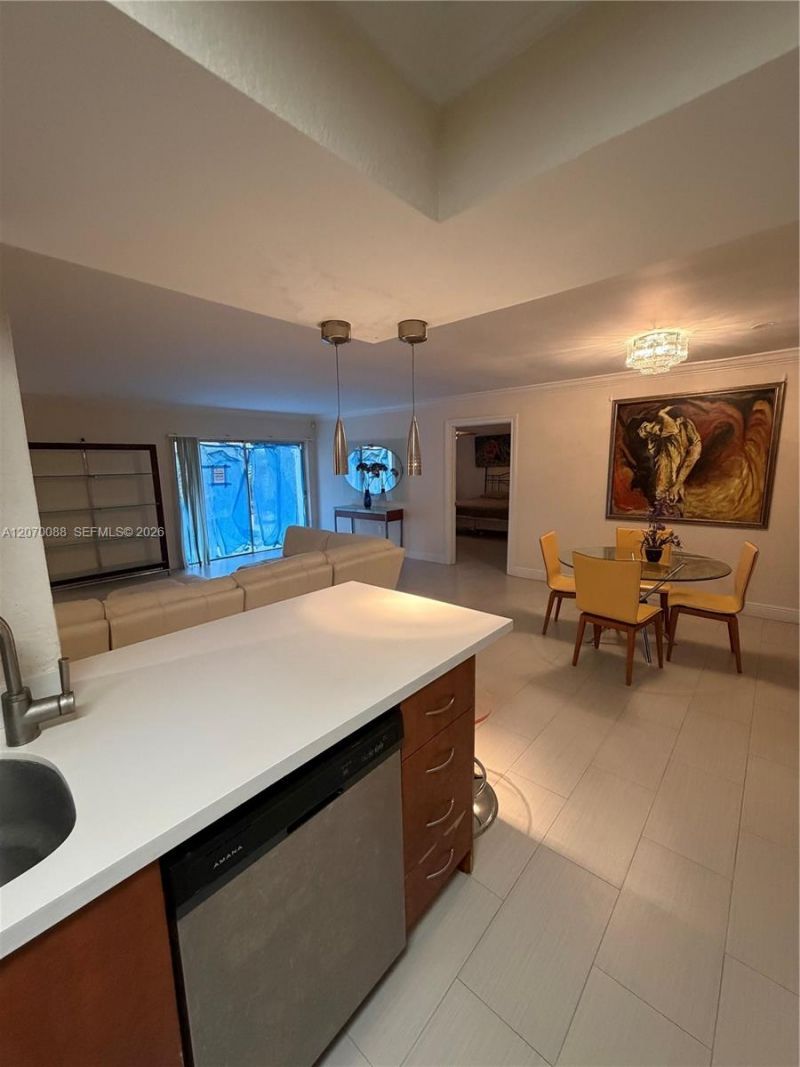 2640 NE 135th St , Unit 202, North Miami, FL 33181 Photo