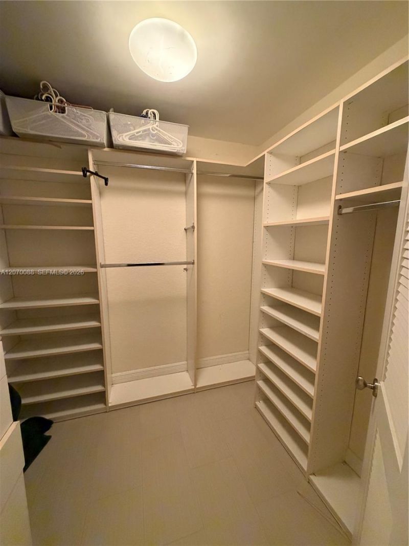 2640 NE 135th St , Unit 202, North Miami, FL 33181 Photo