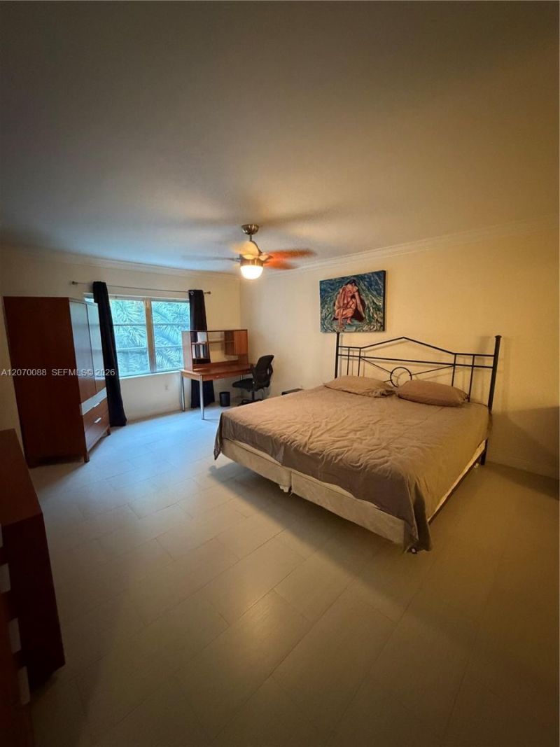 2640 NE 135th St , Unit 202, North Miami, FL 33181 Photo