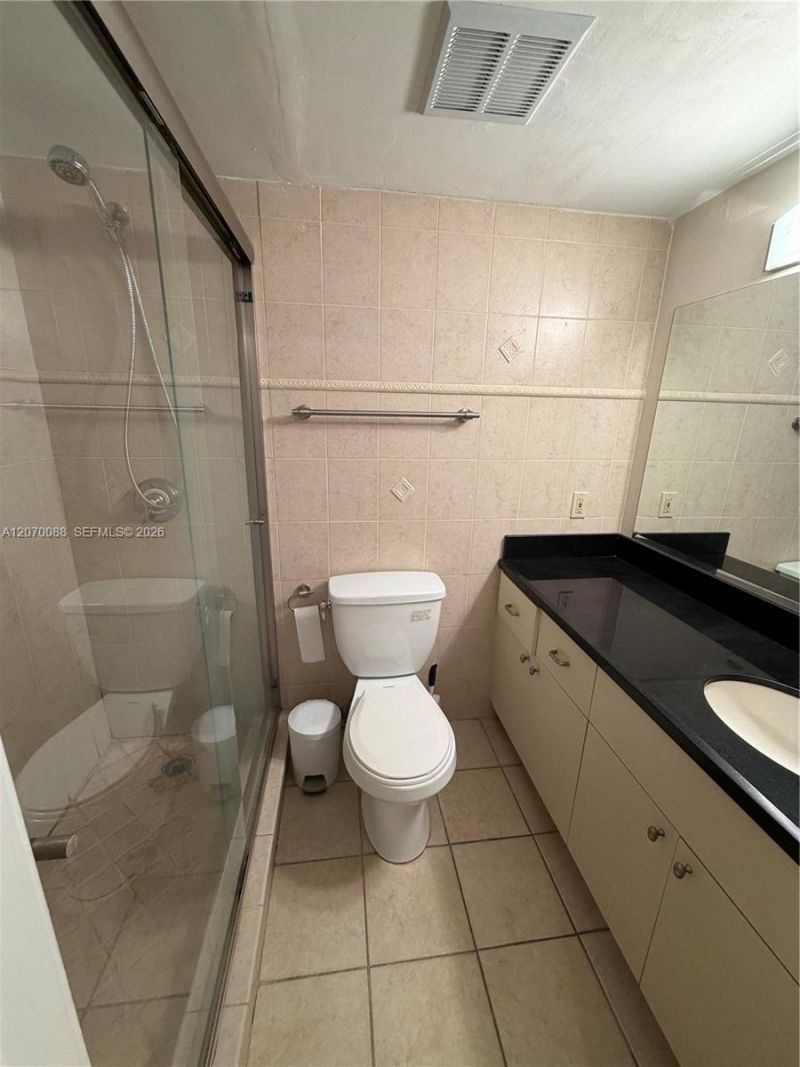 2640 NE 135th St , Unit 202, North Miami, FL 33181 Photo