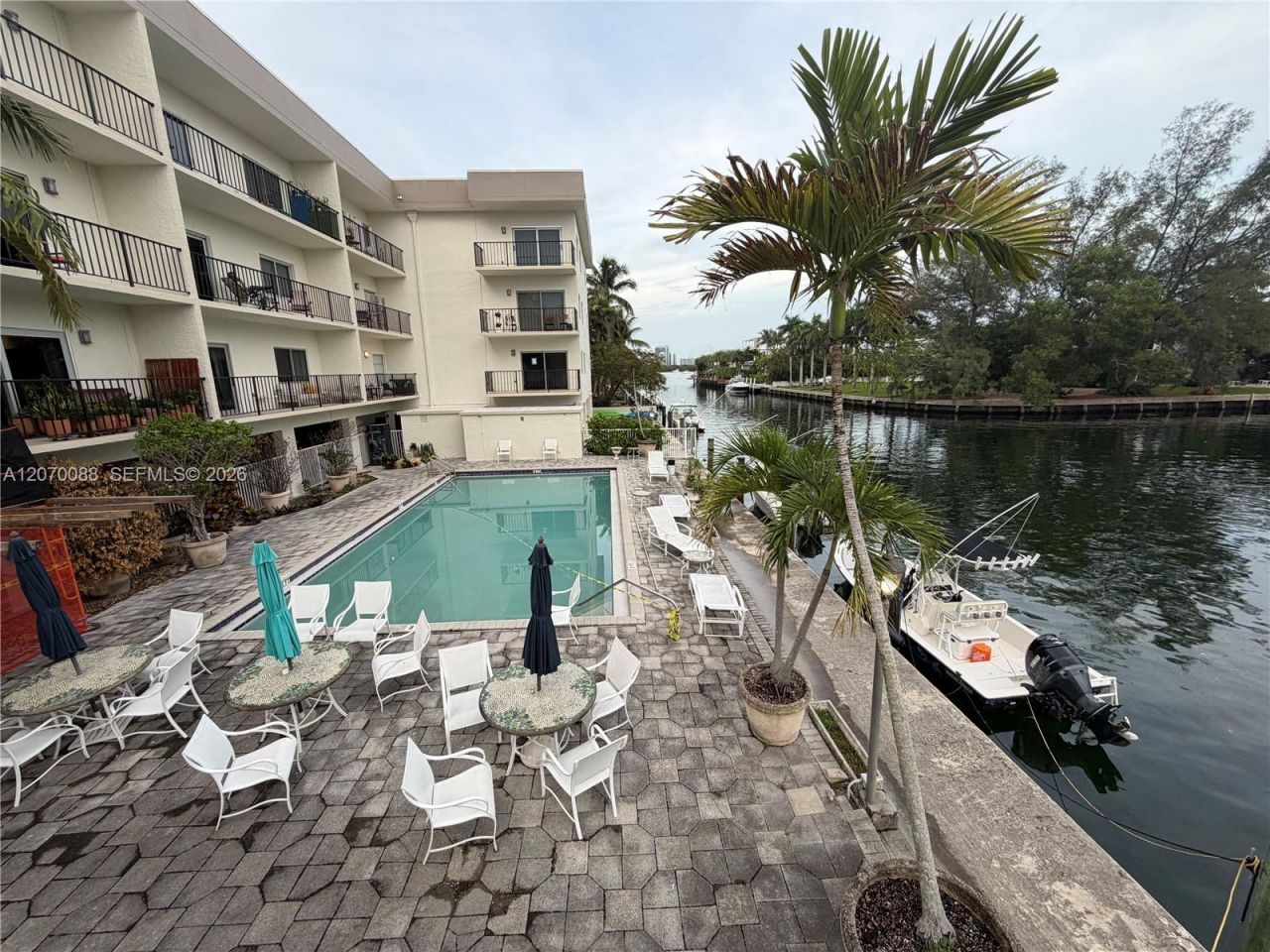 2640 NE 135th St , Unit 202, North Miami, FL 33181 Photo