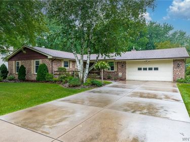 426 Hawthorne Place, Youngstown, NY 14174