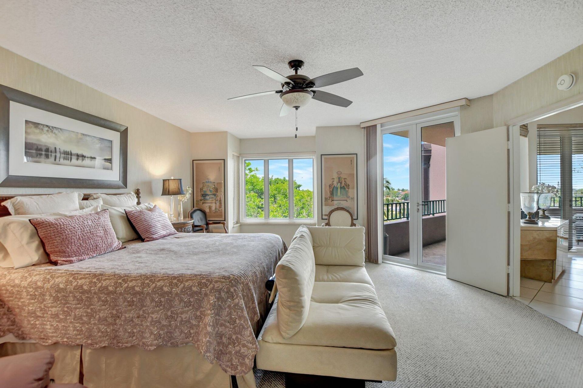 100 SE 5th Avenue, Unit 504, Boca Raton, FL 33432 Photo