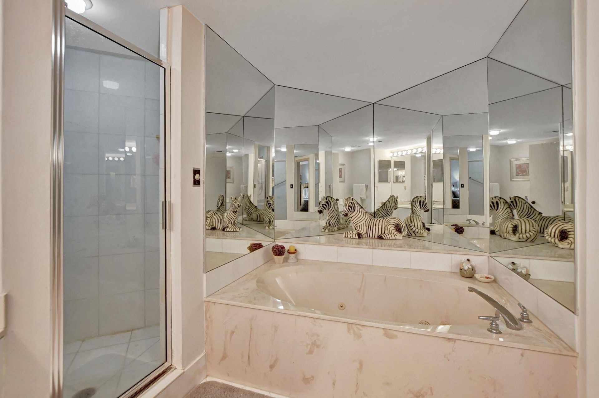 100 SE 5th Avenue, Unit 504, Boca Raton, FL 33432 Photo