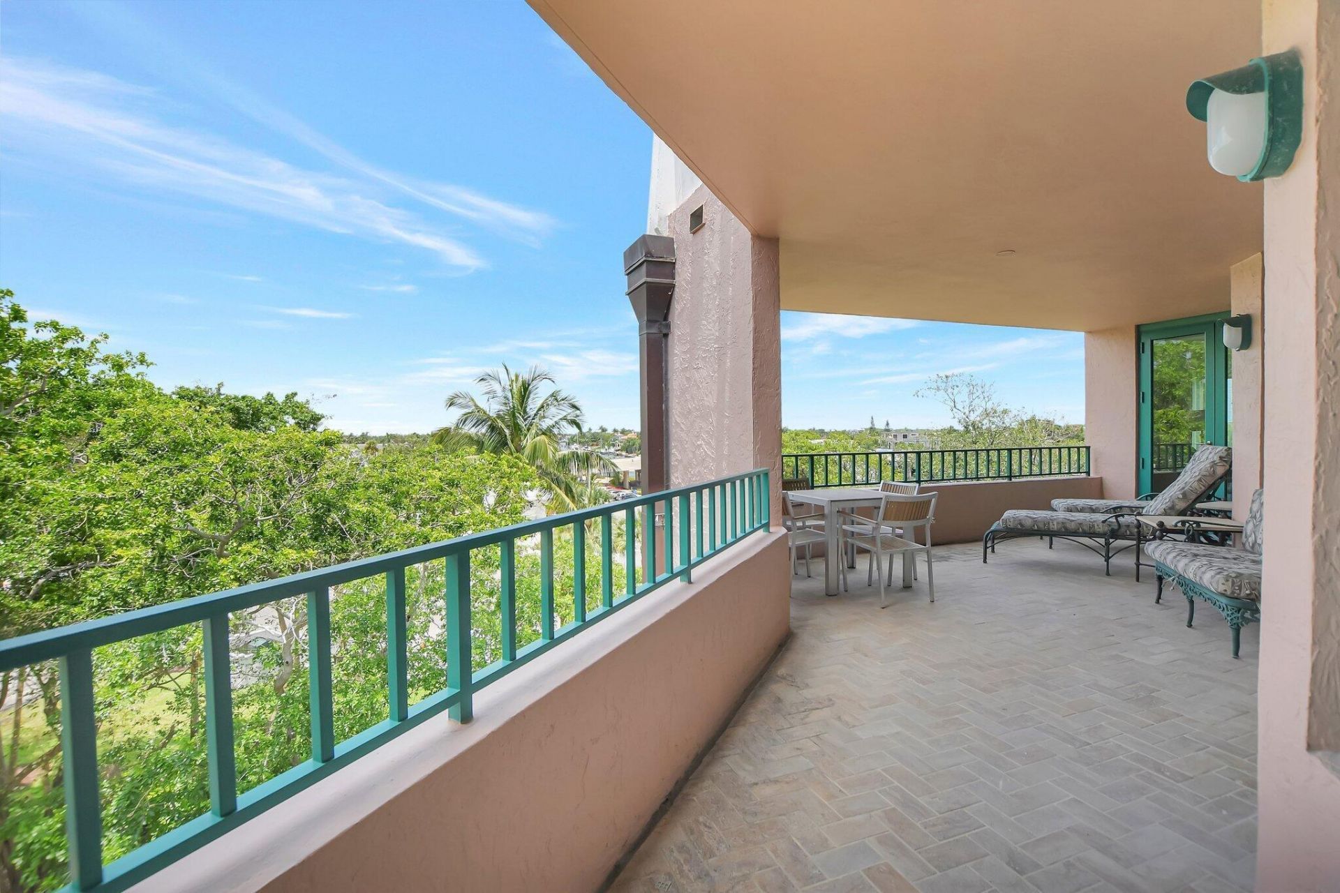 100 SE 5th Avenue, Unit 504, Boca Raton, FL 33432 Photo