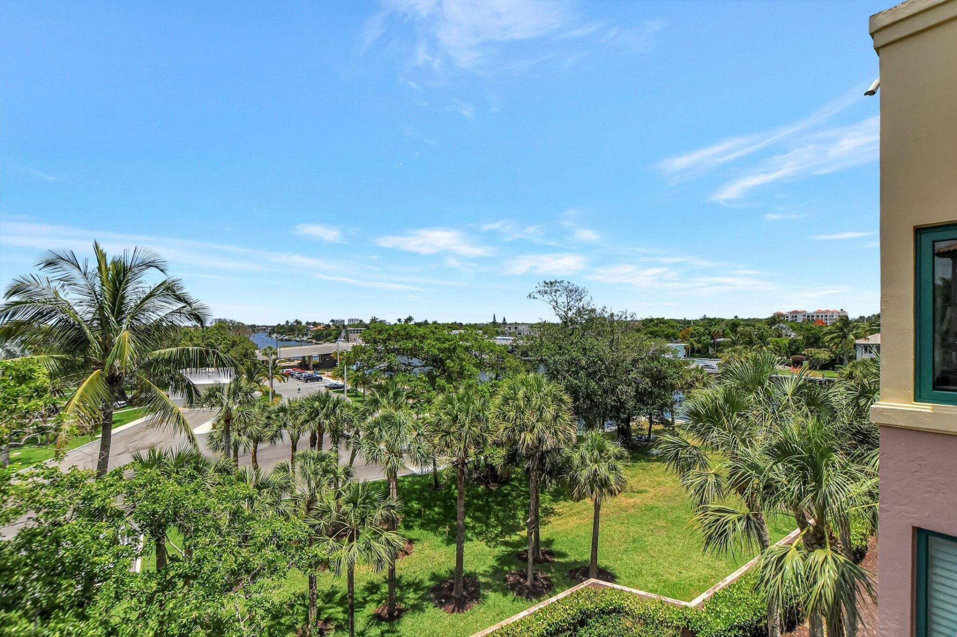 100 SE 5th Avenue, Unit 504, Boca Raton, FL 33432 Photo