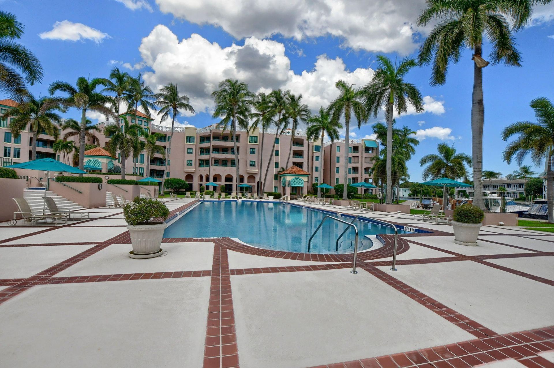 100 SE 5th Avenue, Unit 504, Boca Raton, FL 33432 Photo