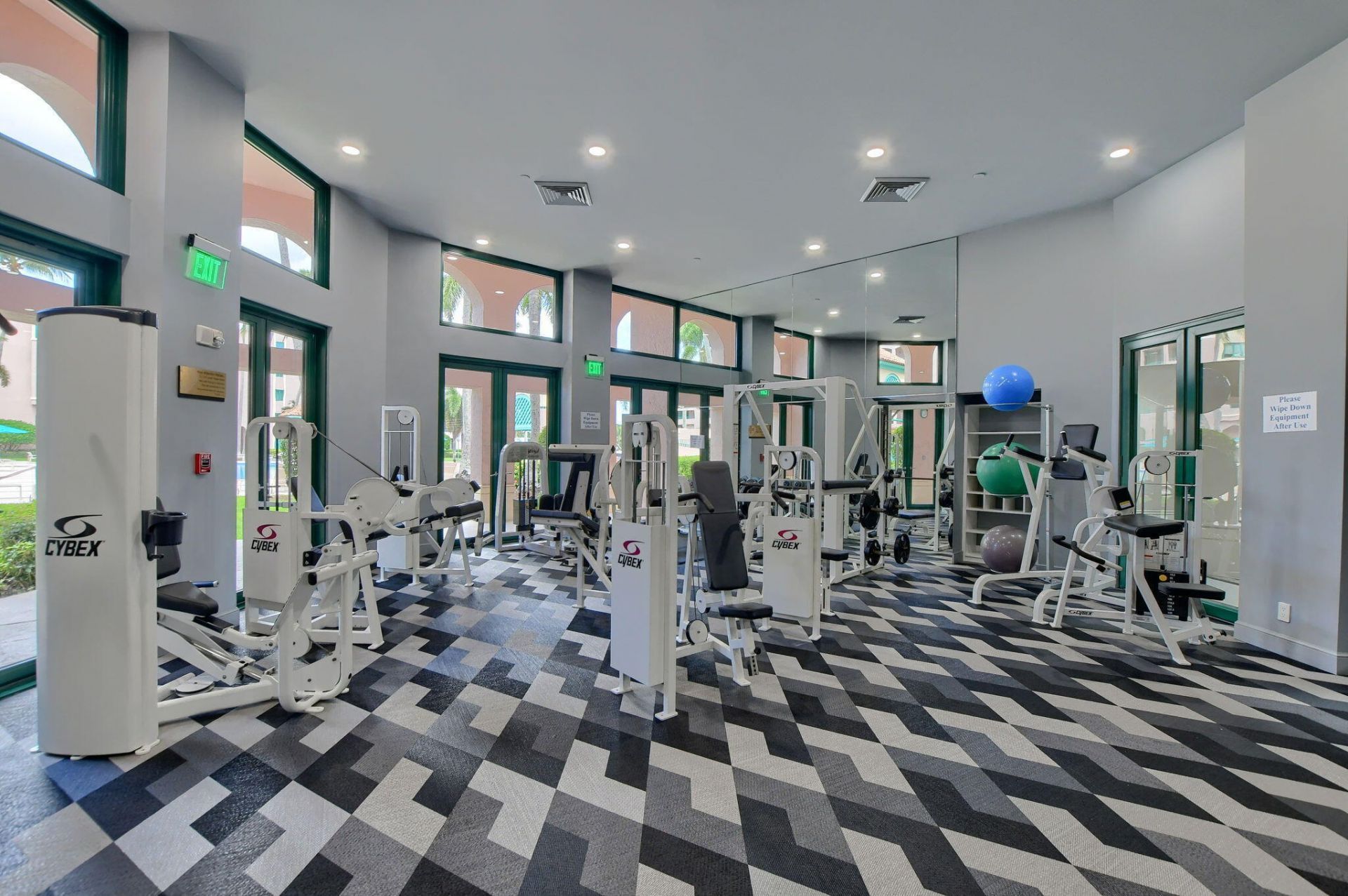 100 SE 5th Avenue, Unit 504, Boca Raton, FL 33432 Photo