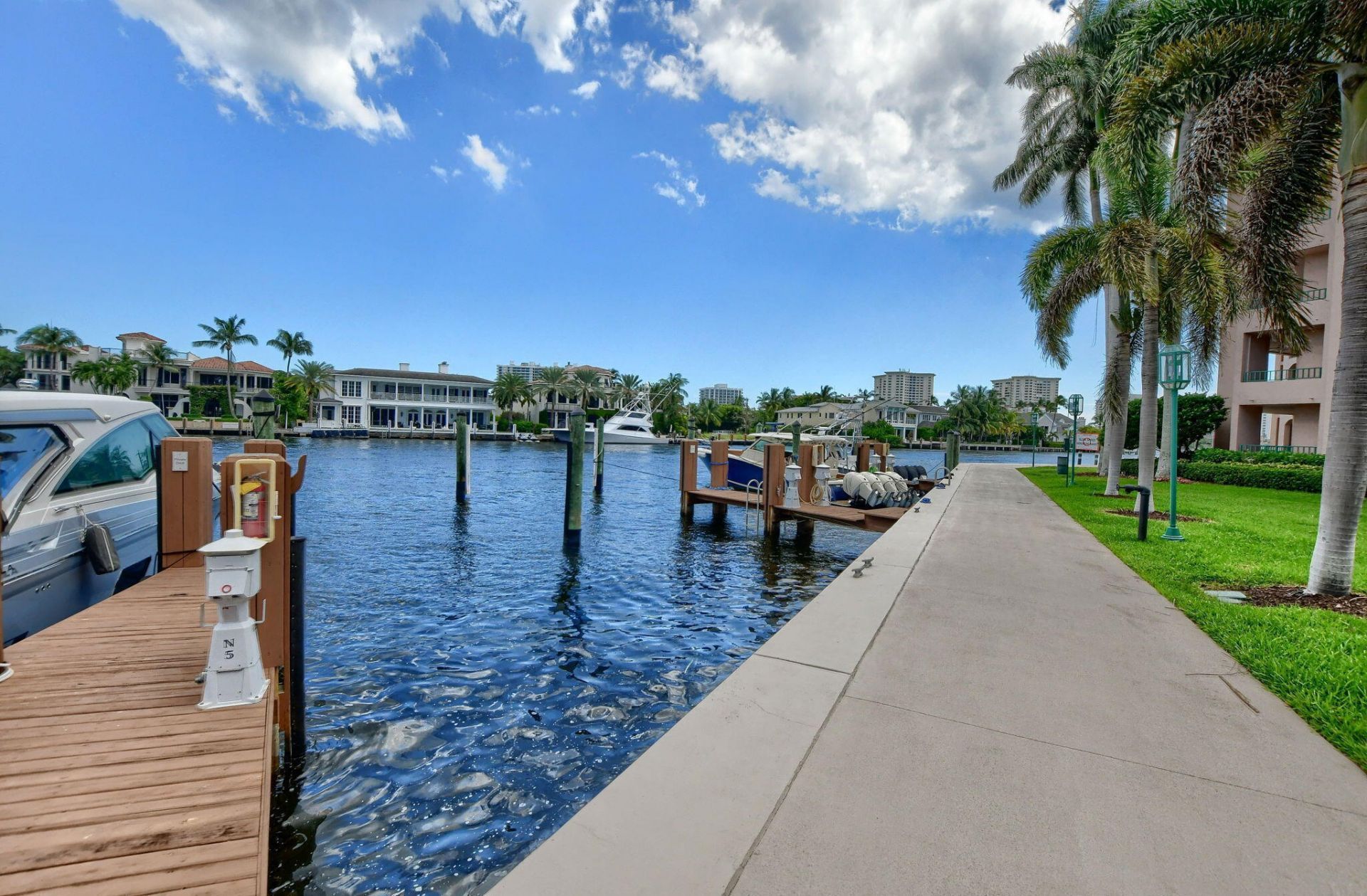100 SE 5th Avenue, Unit 504, Boca Raton, FL 33432 Photo