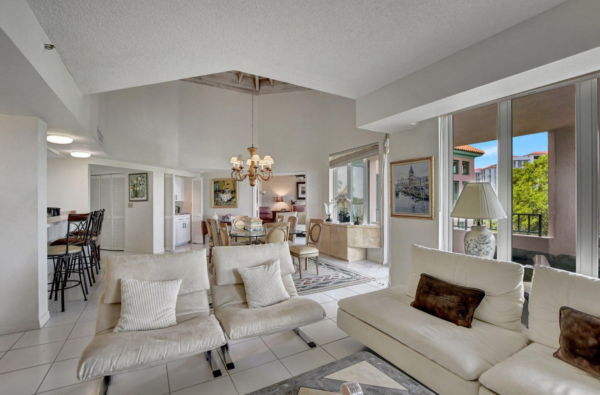 100 SE 5th Avenue, Unit 504, Boca Raton, FL 33432 Photo