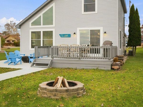 423 Old Trail Drive, Houghton Lake, MI 48629