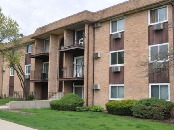 675 Heritage Drive , Unit 7-107, Hoffman Estates, IL 60169