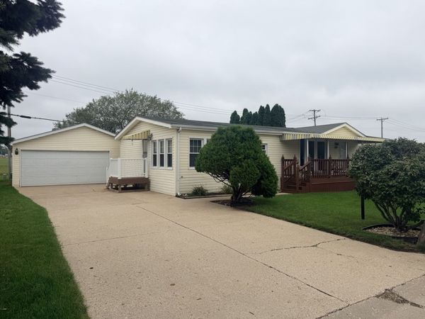 8616 Summerwood Drive , Roscoe, IL 61073