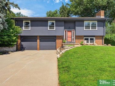 16058 Oak Street, Omaha, NE 68130